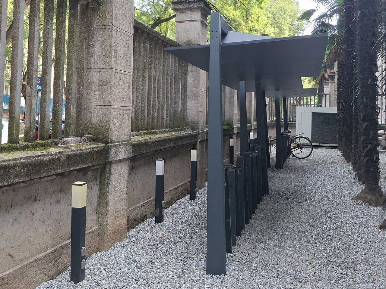Velostazione Leonardo class=